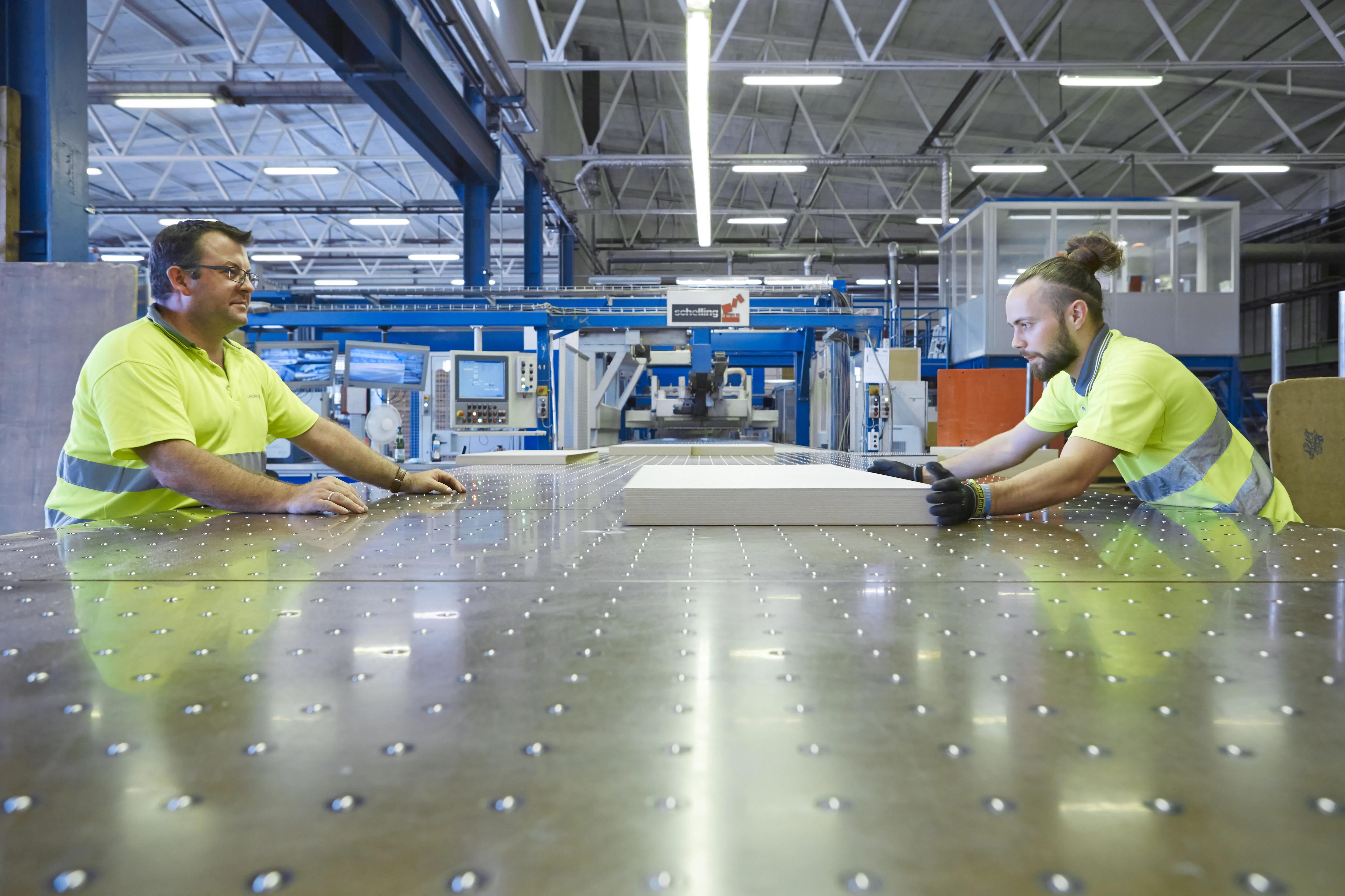 Mitarbeiter Produktion Weiterverarbeitung bei Homanit